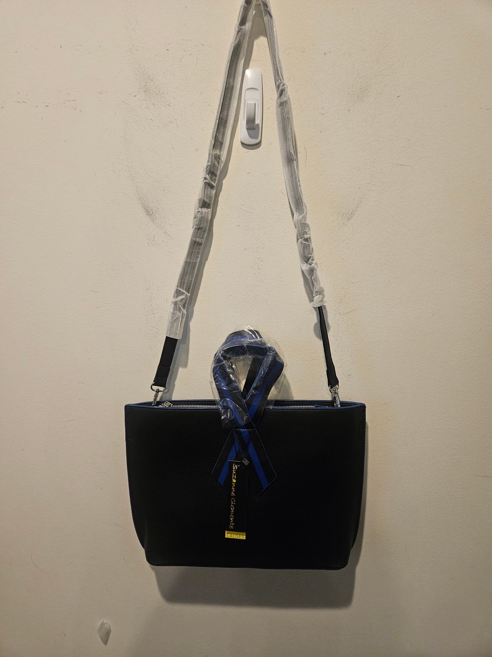 Suzanne Clemente NWT Black & Blue Faux Leather Tote Support Troops/Police Causes - Picture 2 of 16